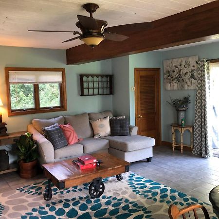 1 Bed Cottage, Partial Waterviews & Water Access Westport المظهر الخارجي الصورة